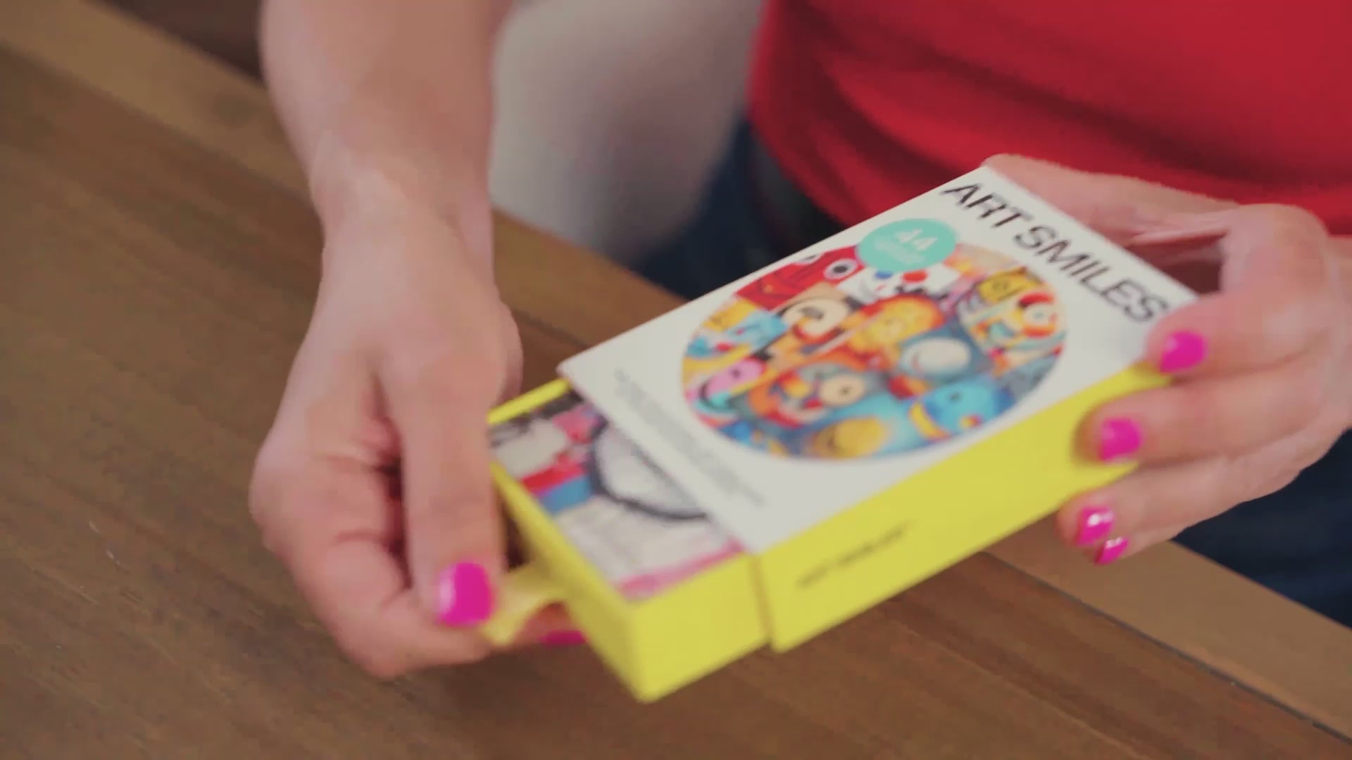 ART SMILES-CARD GAME