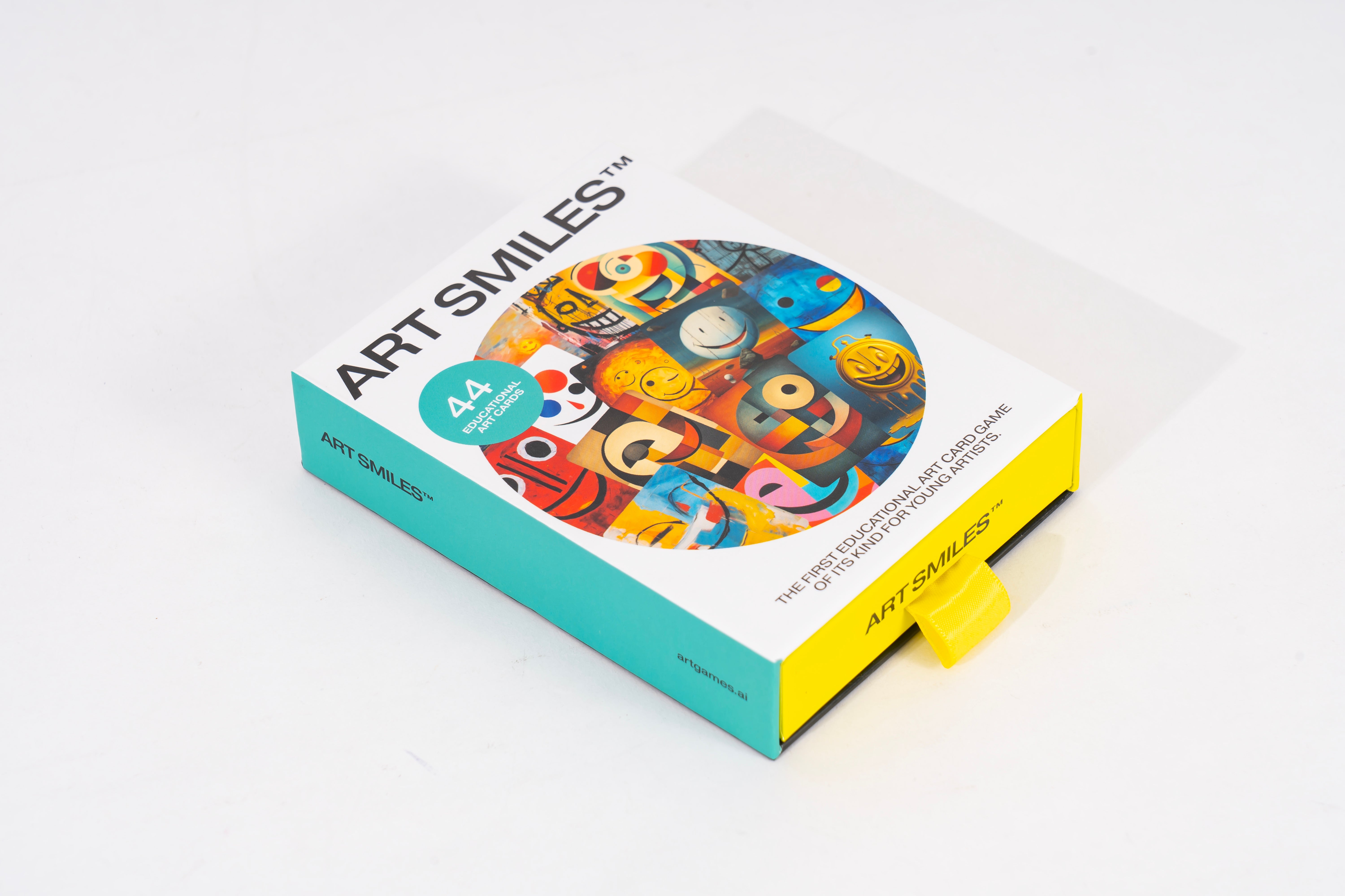 ART SMILES-CARD GAME