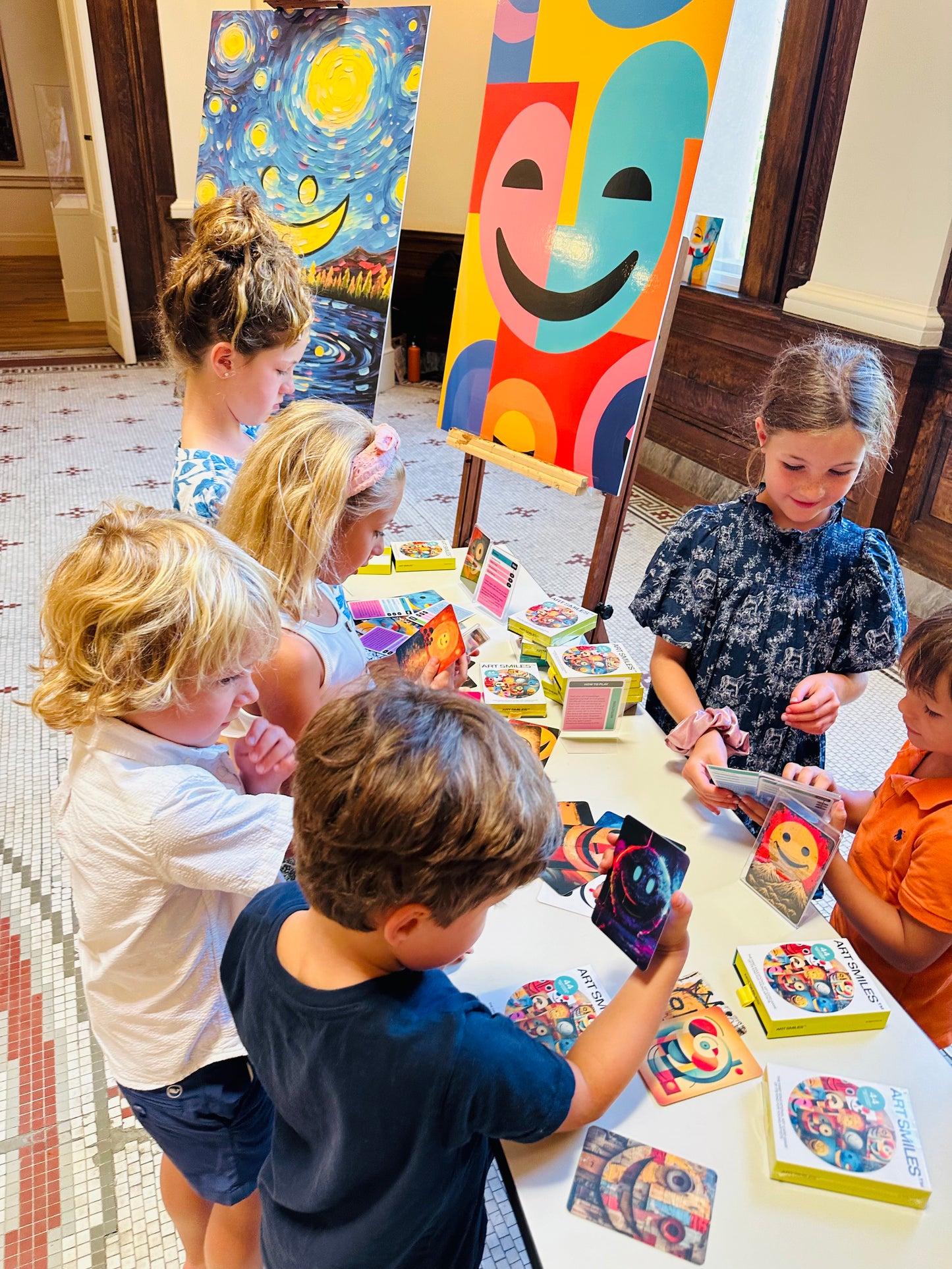 ART SMILES-CARD GAME