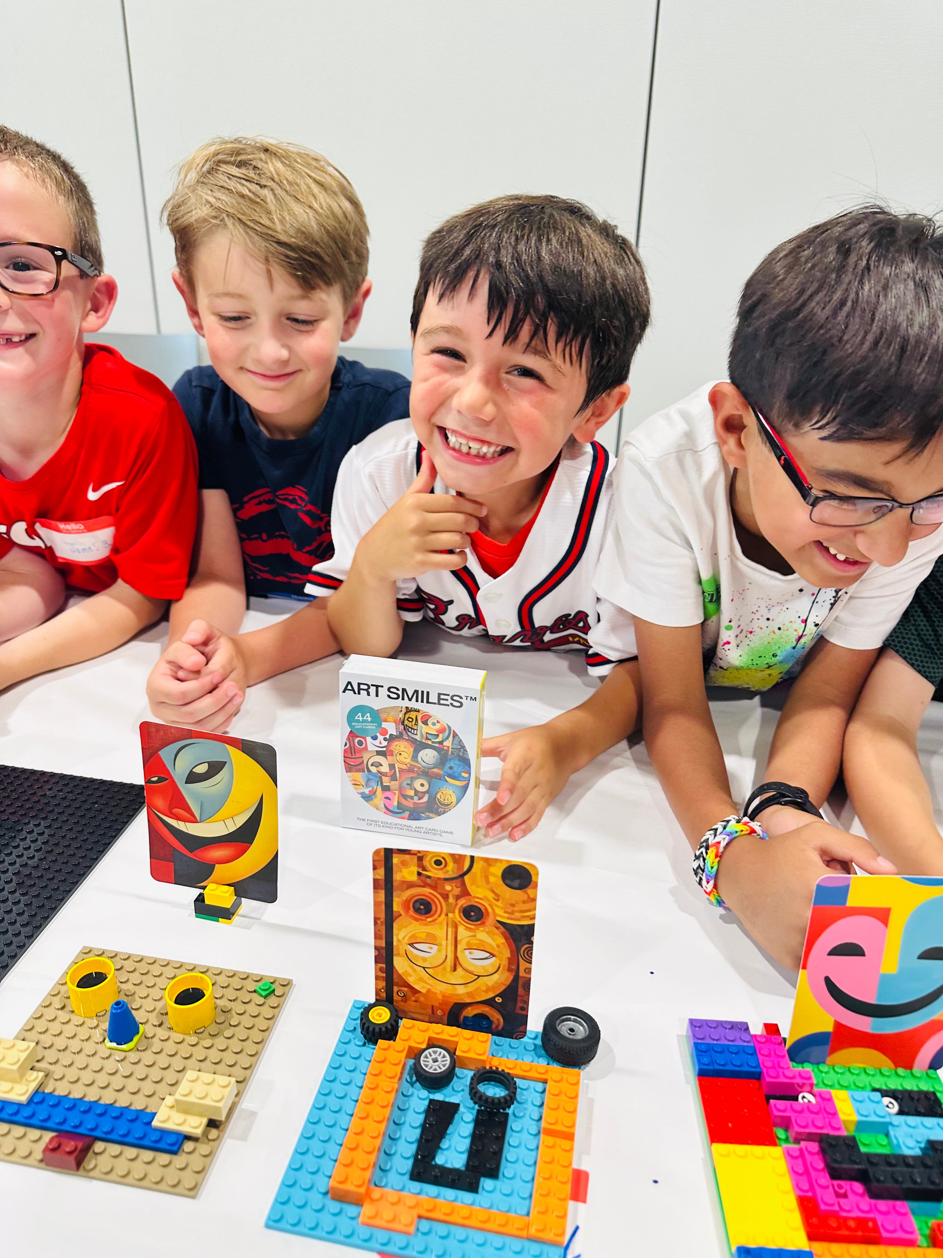 ART SMILES-CARD GAME